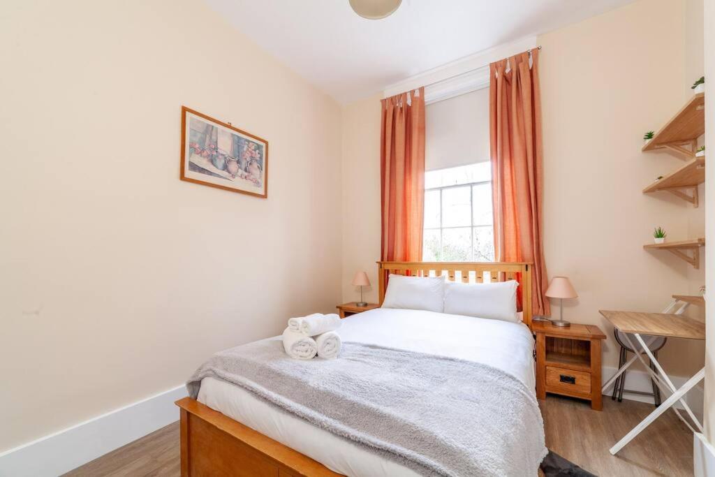 Spacious & Central 3-Bed Flat By Popular Waterloo! London Exterior photo